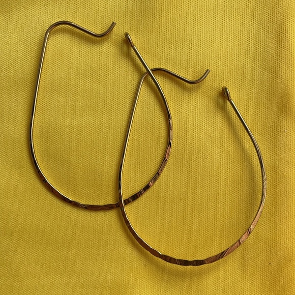 Anthropologie teardrop gold hammered wire hoops - Picture 2 of 5